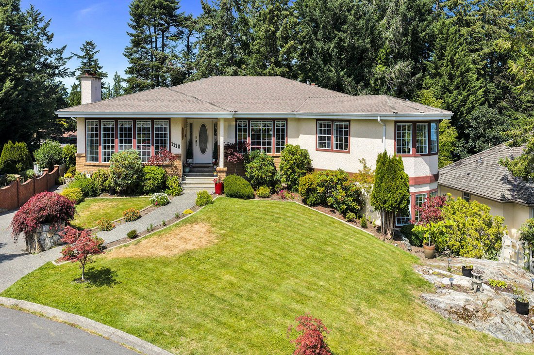 House in Saanich, British Columbia, Canada 1 - 18541843