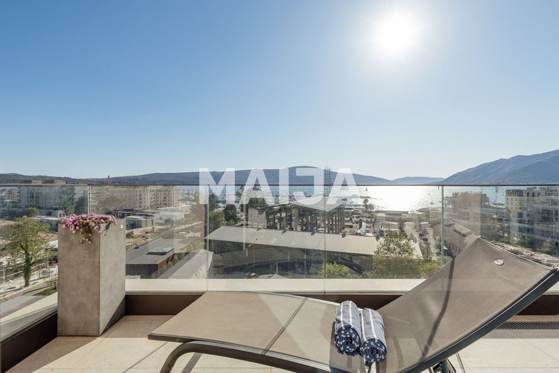 Condo in Tivat, Tivat Municipality, Montenegro 3 - 18542707