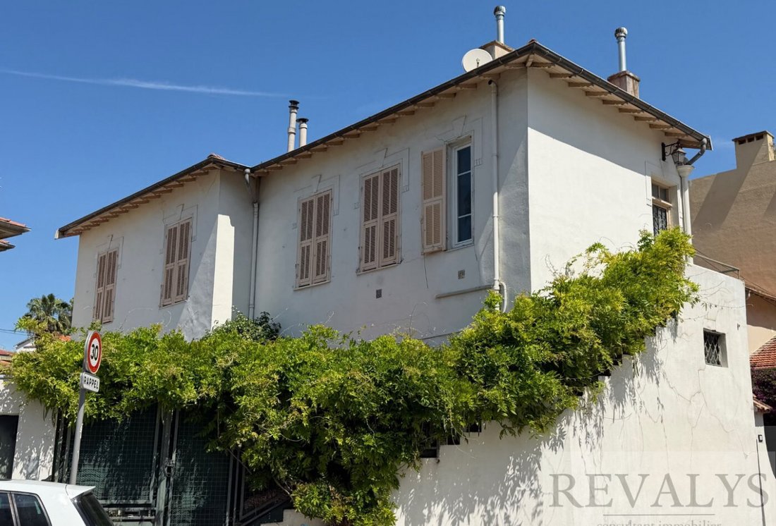 House in Nice, Provence-Alpes-Côte d'Azur, France 2 - 18539956