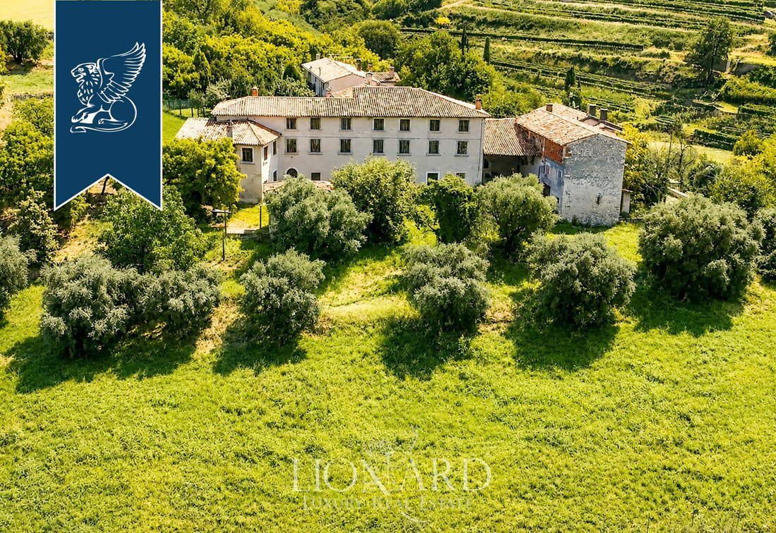 Villa in Center, Verona, Veneto 4 - 17911059
