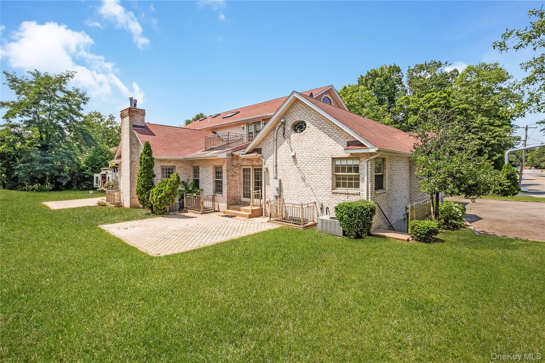 House in Albertson, New York, United States 4 - 18532840