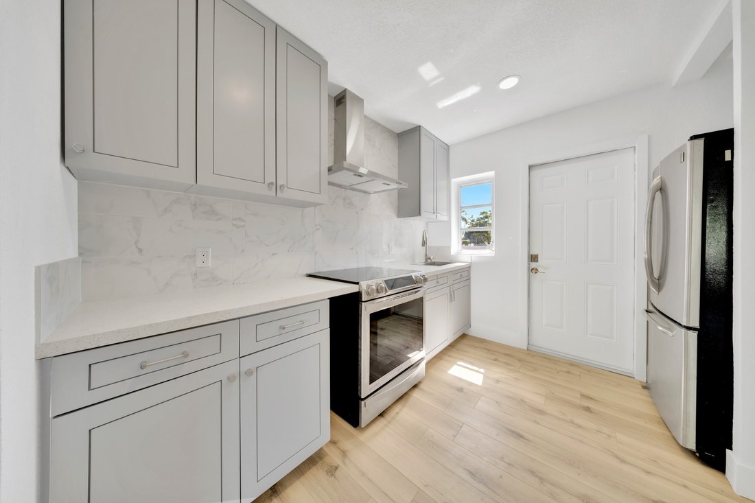 House in Hialeah, Florida, United States 5 - 18540963