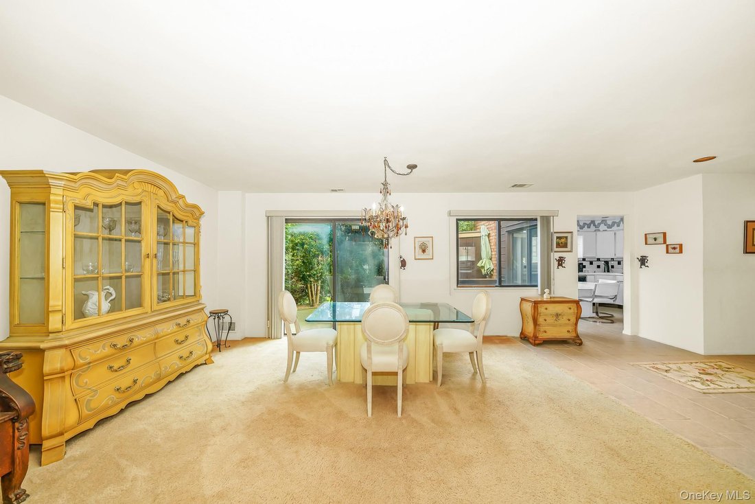 Condo in Massapequa Park, New York, United States 5 - 18540651