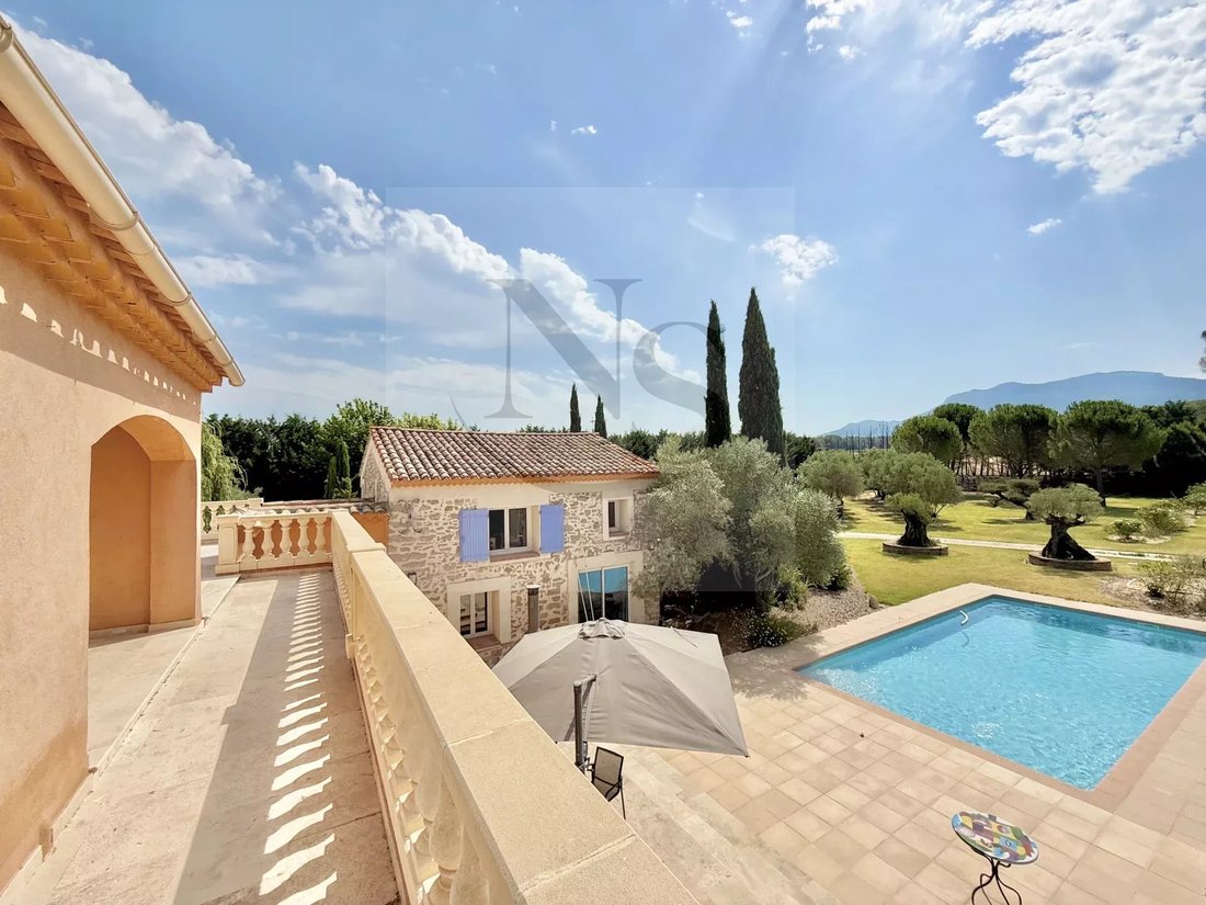 Villa in Trets, Provence-Alpes-Côte d'Azur, France 1 - 18544119