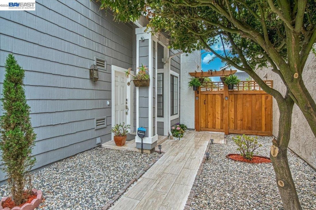 House in Alameda, California, United States 3 - 18542782