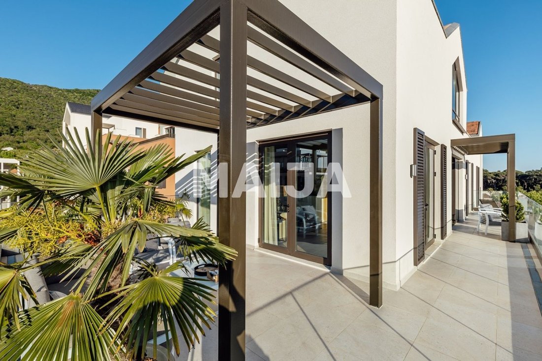Condo in Tivat, Tivat Municipality, Montenegro 5 - 18542707
