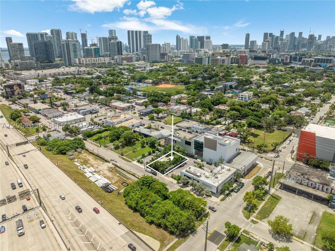 House in Miami, Florida, United States 5 - 18542884