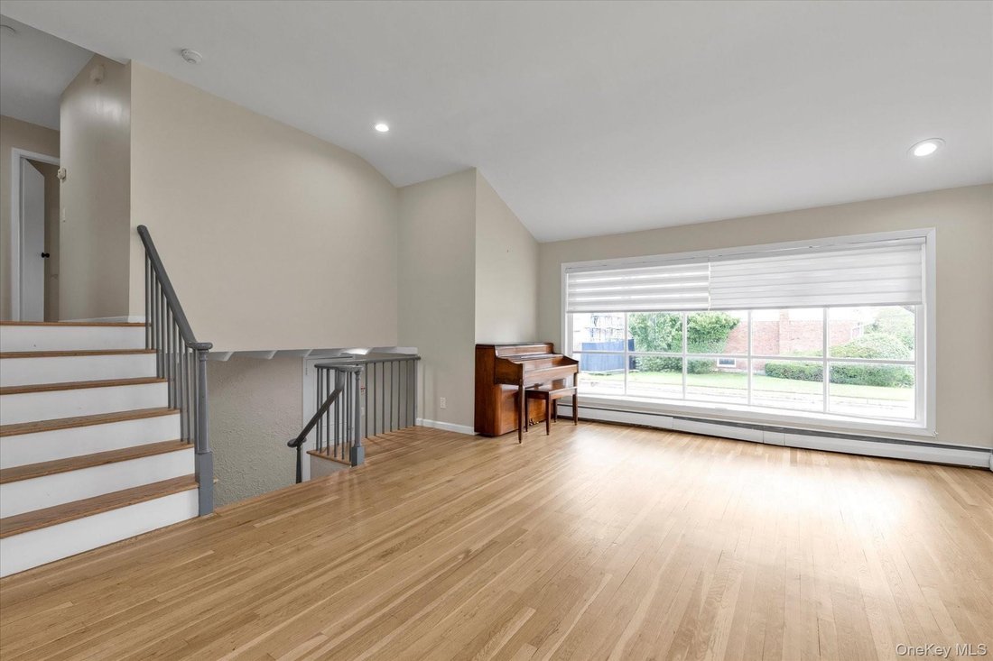 House in Valley Stream, New York, United States 3 - 18542283