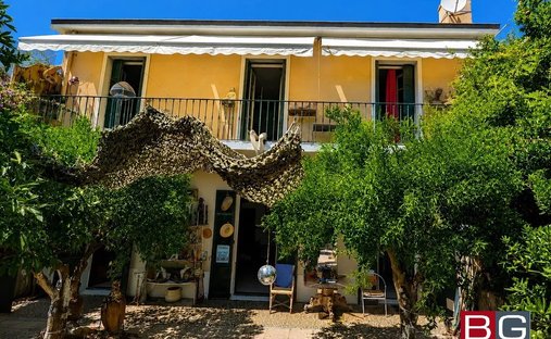 Villa in Antibes, Provence-Alpes-Côte d'Azur, France 1