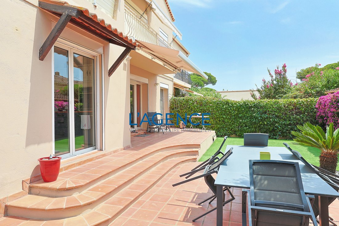 Wohnung in Hyères, Provence-Alpes-Côte d'Azur, Frankreich 1 - 18542516