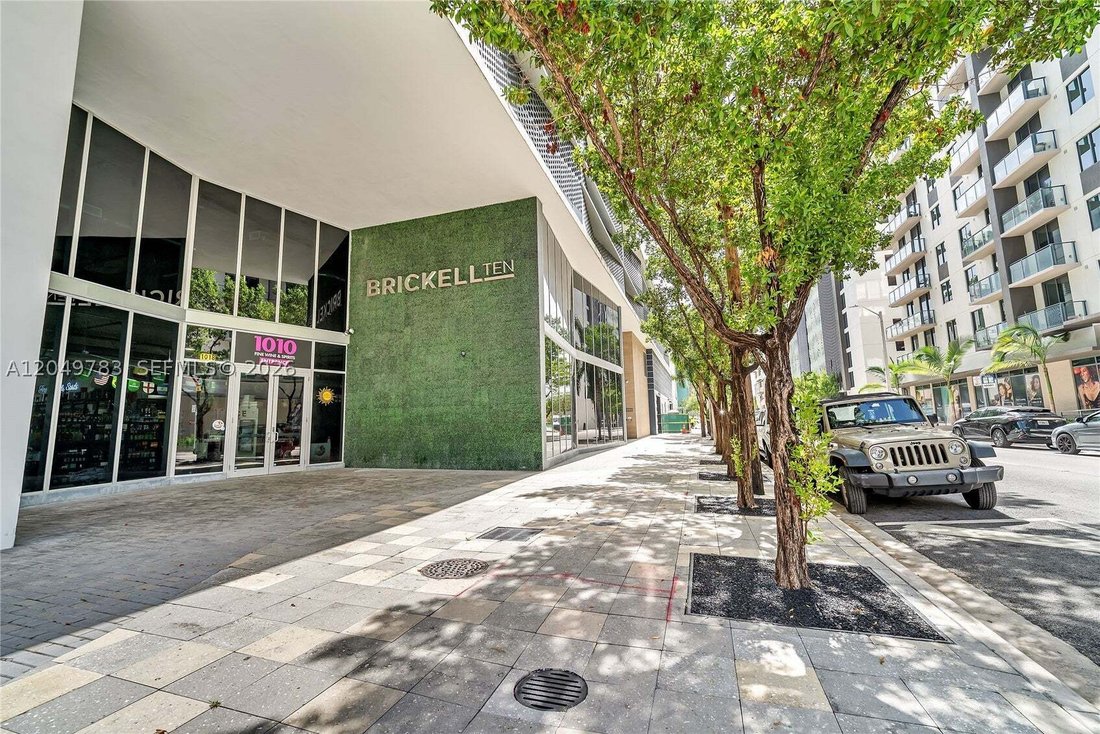 Condo in Miami, Florida, United States 3 - 18540016