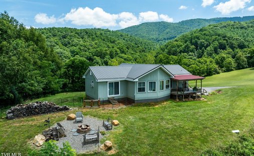 House in Mountain City, Tennessee, United States 1