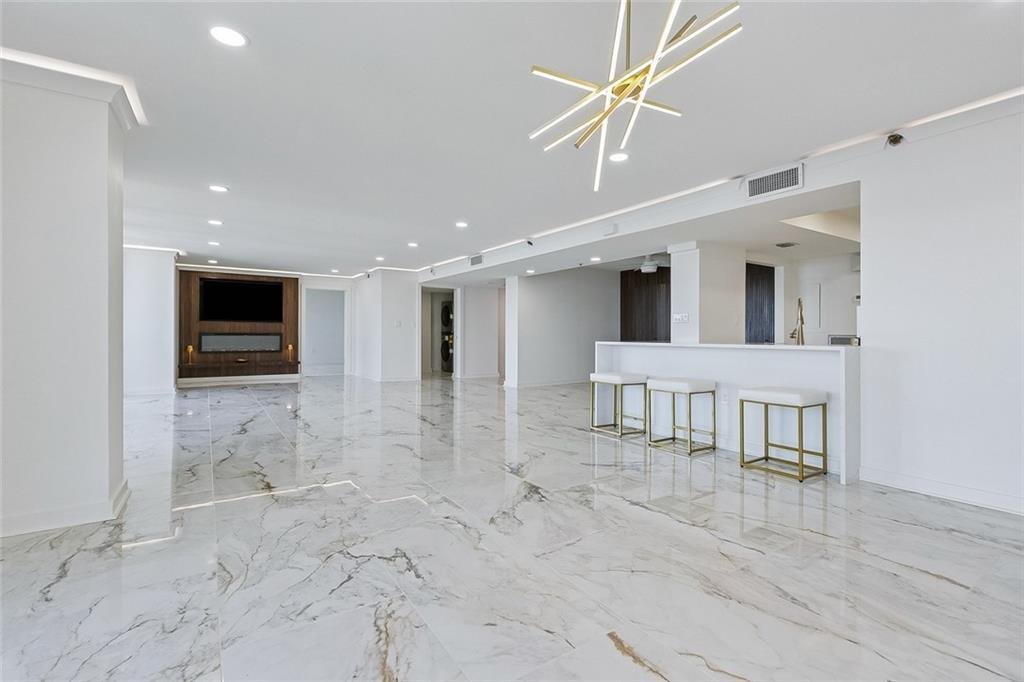 Condo in New Orleans, Louisiana, United States 5 - 18542228