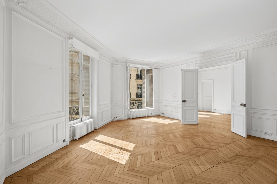 Apartment in Triangle d'Or, Paris 8e Arrondissement, Paris 2 - 18541208