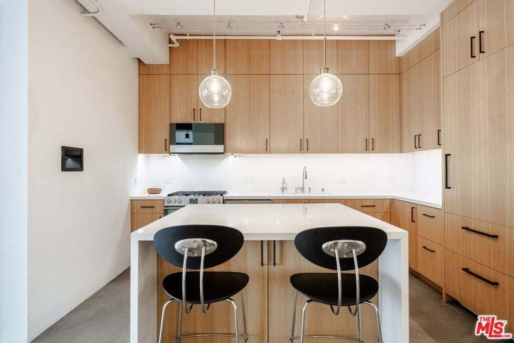 Condo in Los Angeles, California, United States 3 - 18542196