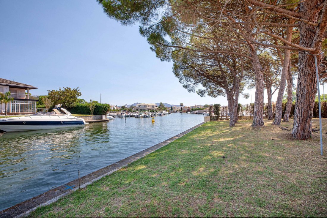 Land in Empuriabrava, Catalonia, Spain 2 - 16988731