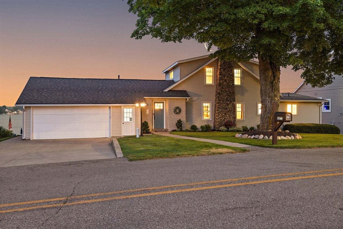 House in Caledonia, Michigan, United States 3 - 18542478