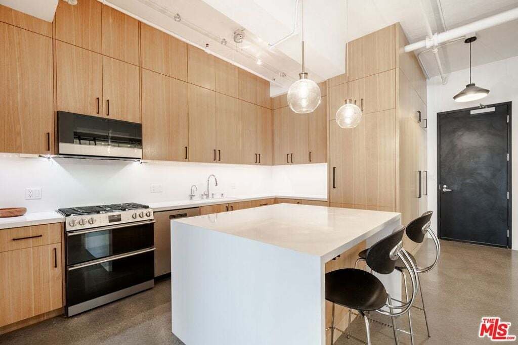 Condo in Los Angeles, California, United States 1 - 18542196