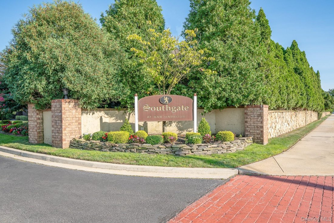 Condo in Massapequa Park, New York, United States 2 - 18540651