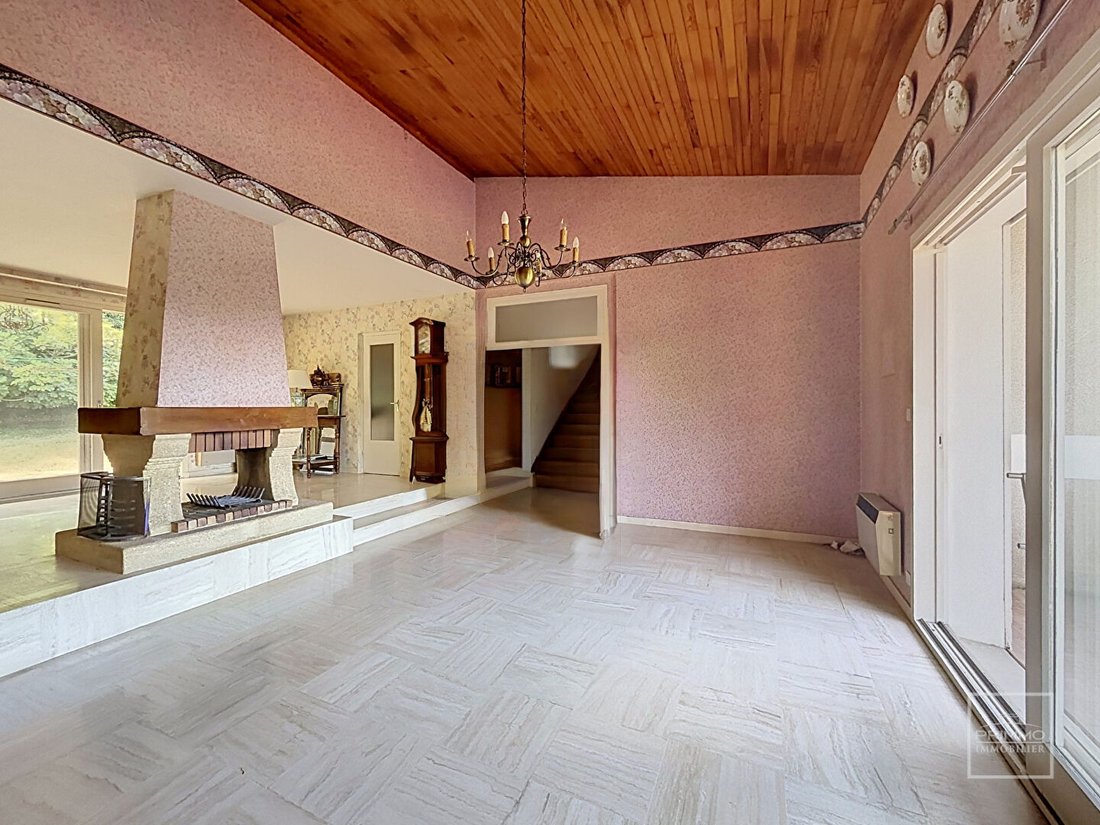 Villa in Centre et Sud Est, Saint-Didier-au-Mont-d'Or, France 2 - 18540079
