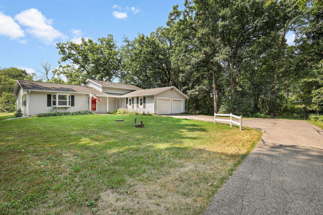 House in McFarland, Wisconsin, United States 1 - 18539487