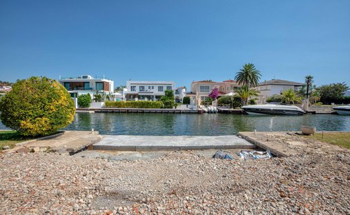 Land in Empuriabrava, Catalonia, Spain 1
