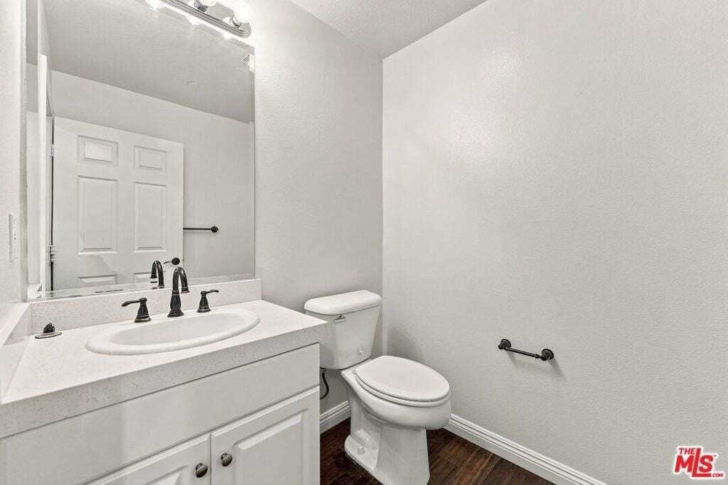 Condo in Los Angeles, California, United States 5 - 18542195