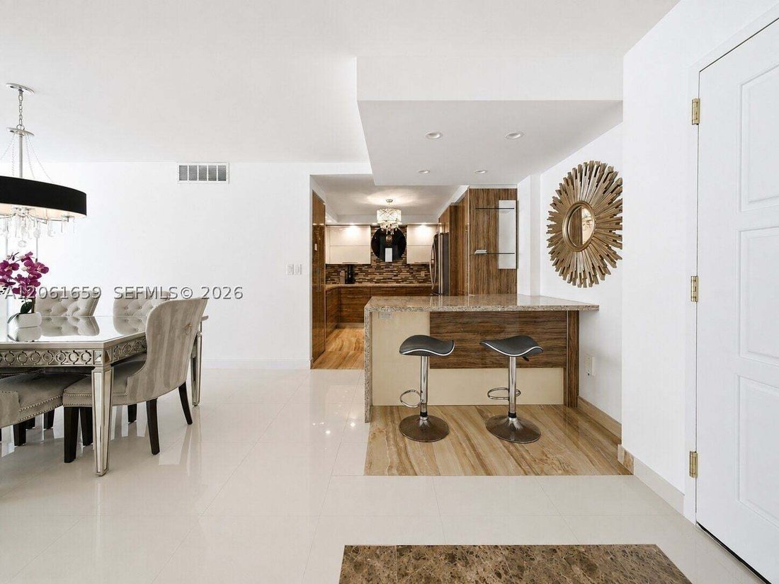 Condo in Bal Harbour, Florida, United States 3 - 18540047