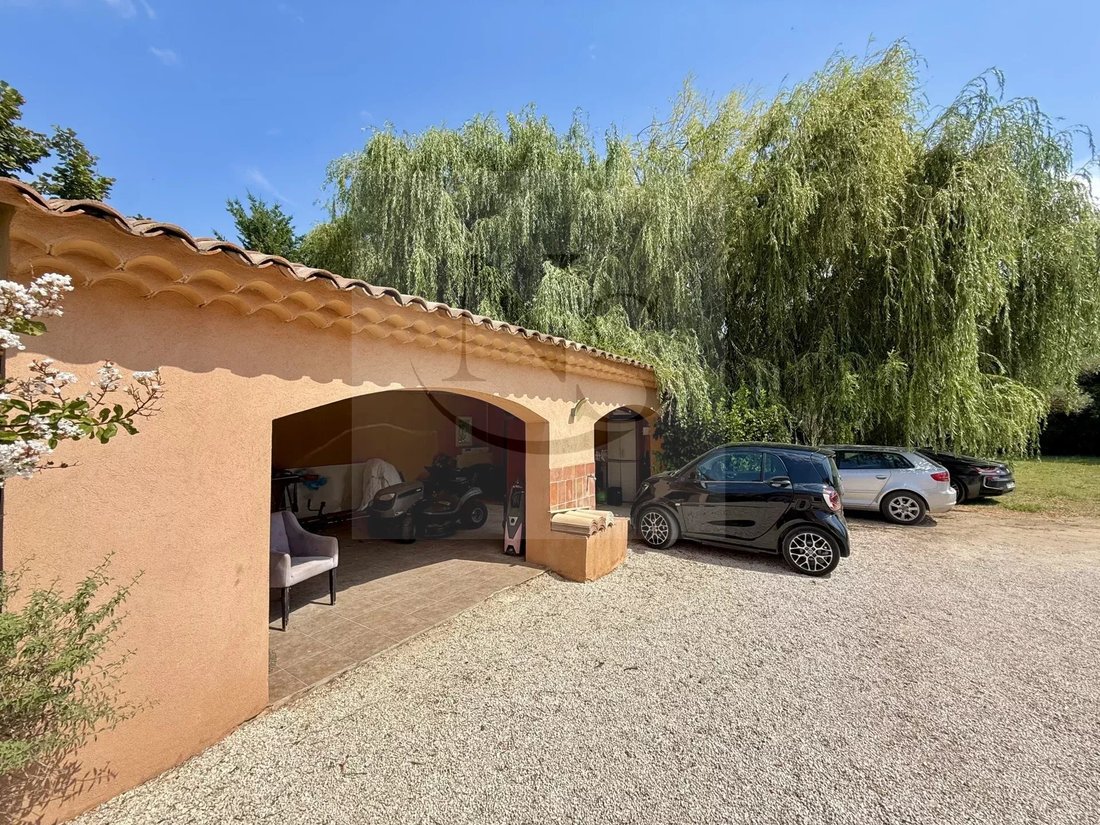 Villa in Trets, Provence-Alpes-Côte d'Azur, France 4 - 18544119