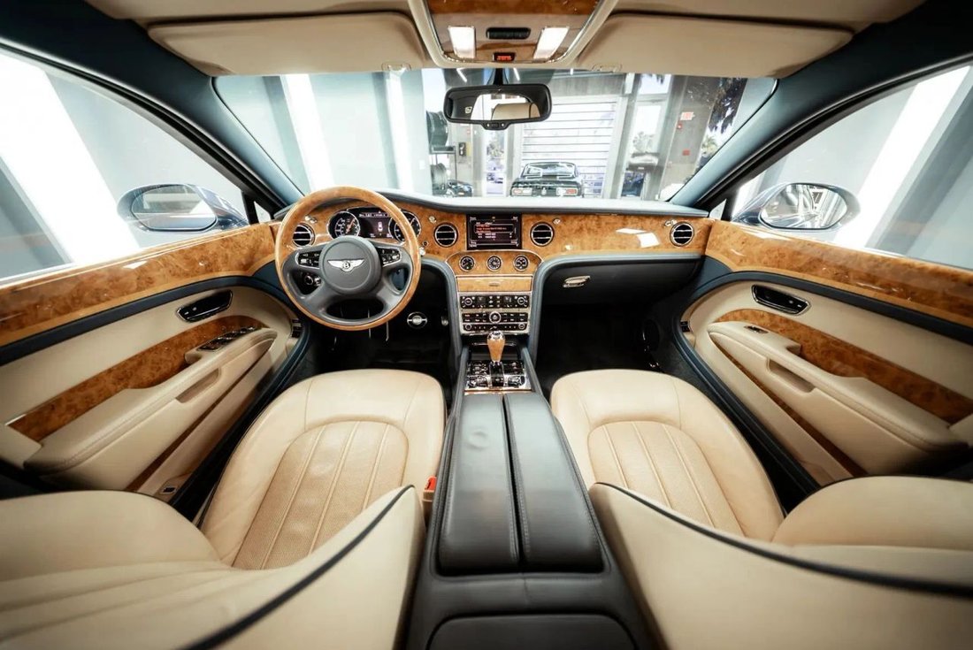 Sedan in West Palm Beach, FL, United States 2 - 15577769