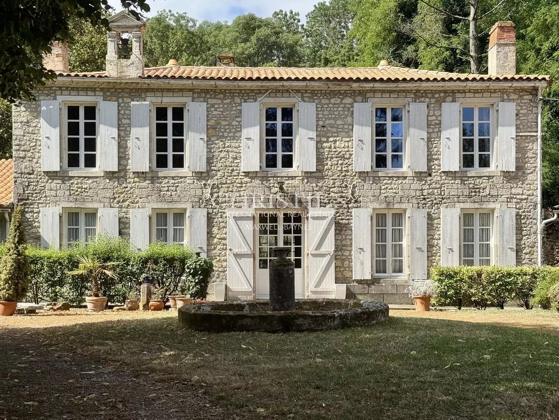 Estate in Arvert, Nouvelle-Aquitaine, France 2 - 18541027
