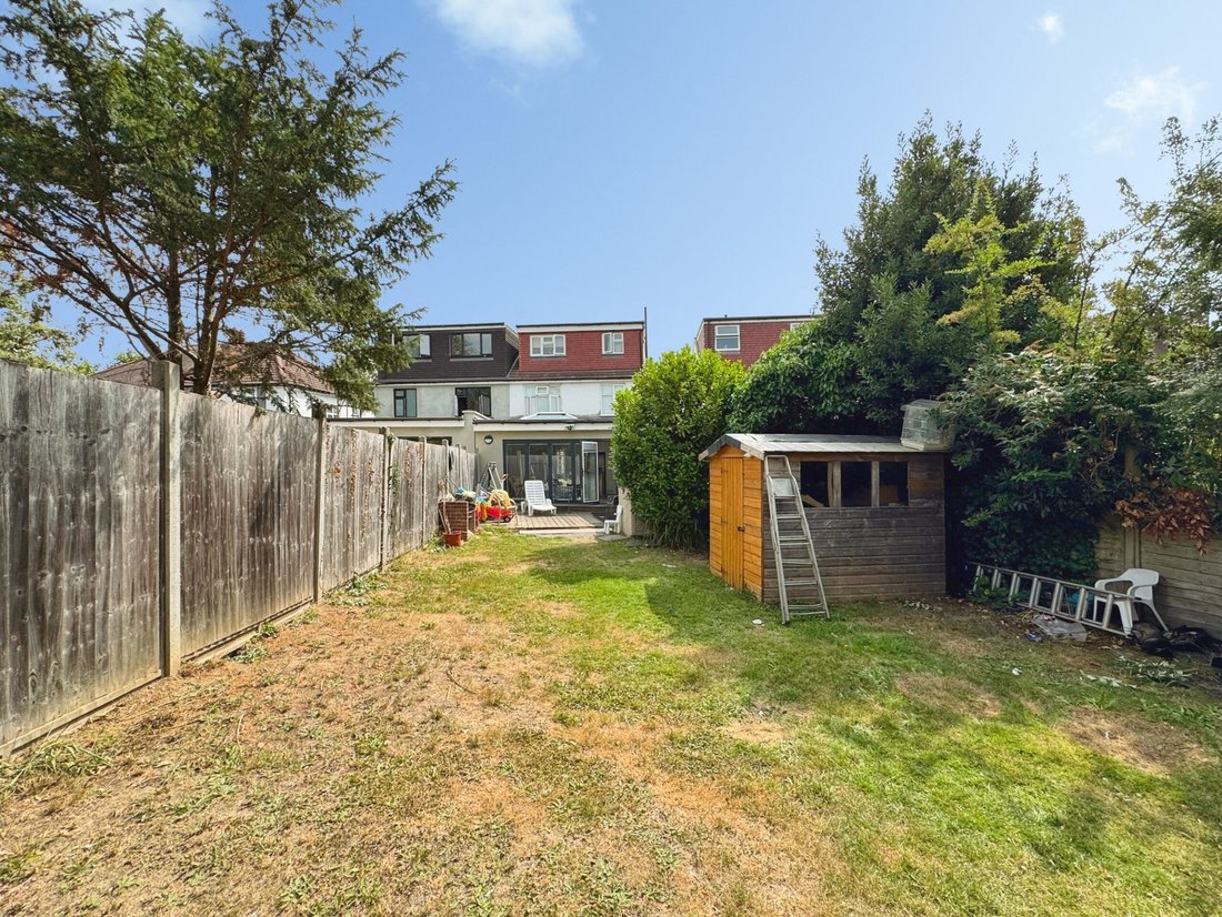 House in Barnet, England 1 - 18539549