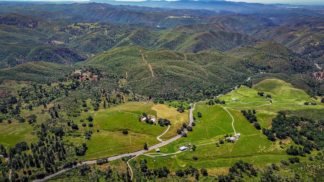 Mokelumne Hill, California, United States 3 - 18541852
