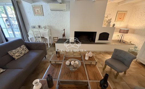 House in Ouest et Sud, Borgo, France 1
