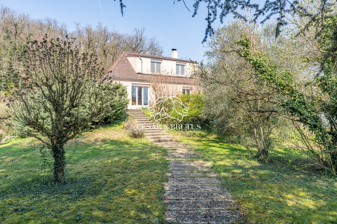 House in Mi Plaine-Manissieux-Village, Saint-Priest, France 2 - 17981152