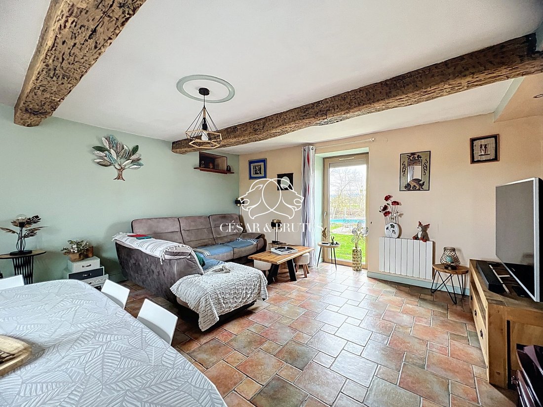 House in Pouilly-sous-Charlieu, Auvergne-Rhône-Alpes, France 2 - 17052759