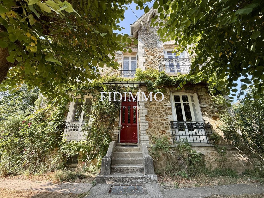 House in Chennevieres-sur-Marne, Ile-de-France, France 1 - 16314956