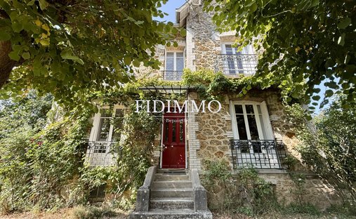 House in Chennevieres-sur-Marne, Ile-de-France, France 1