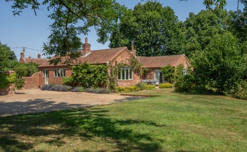 Bungalow in Oulton, England 1