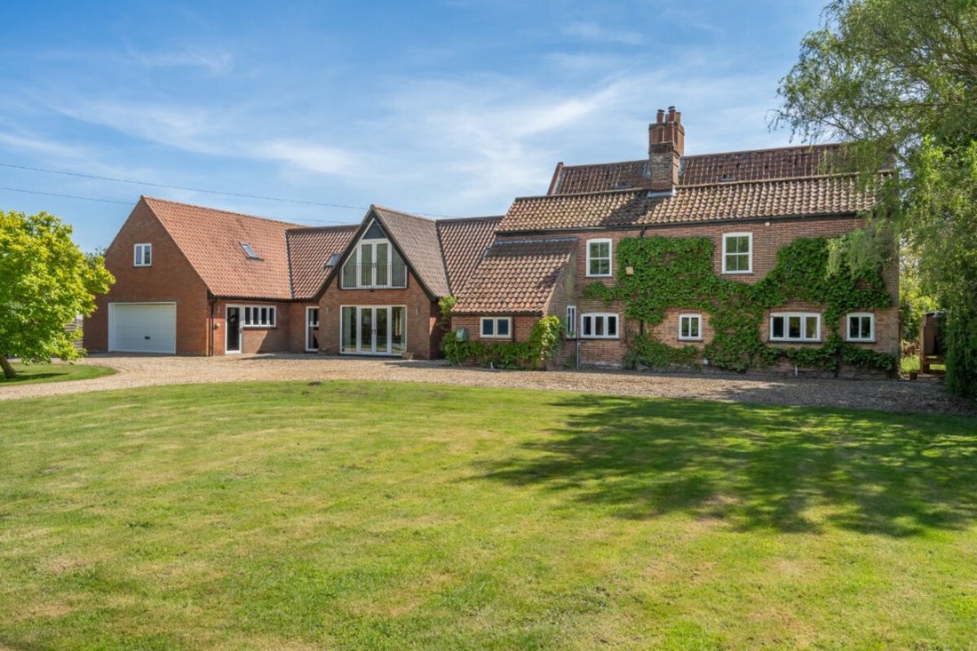 House in Horsford, England 1 - 18545785