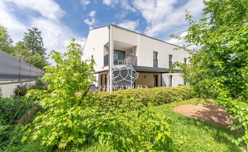 Appartamento a Bron, Auvergne-Rodano-Alpi, Francia 1