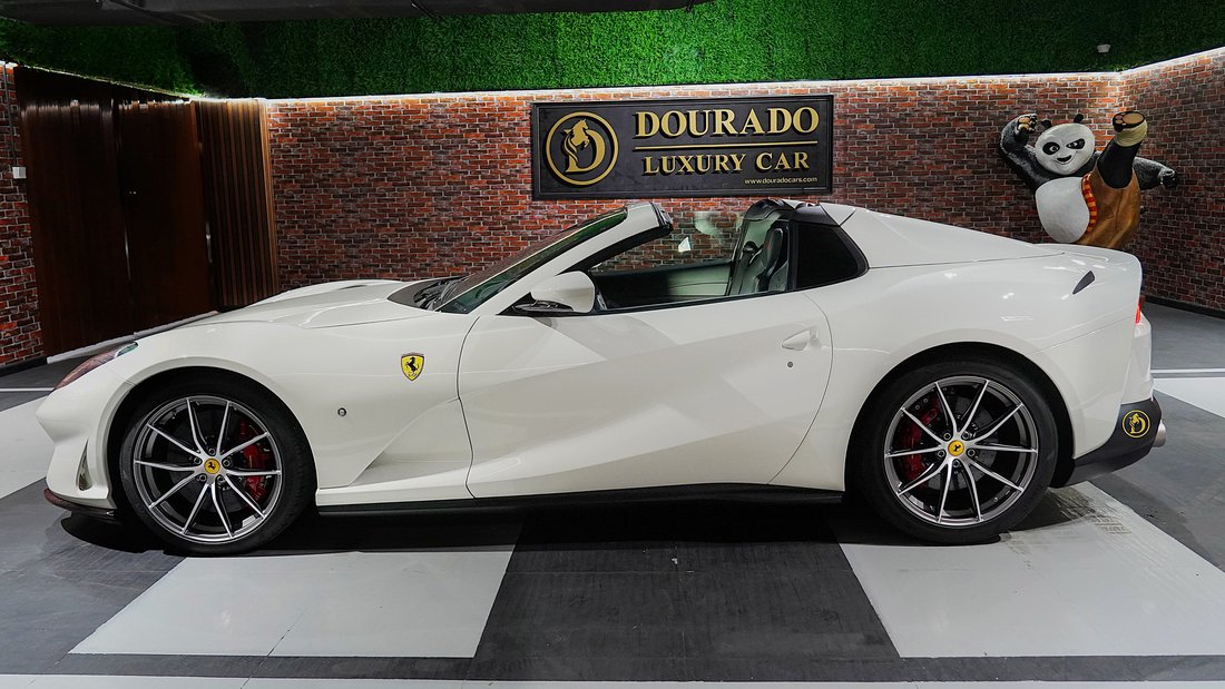 Cabriolet in Dubai, United Arab Emirates 4 - 18544660