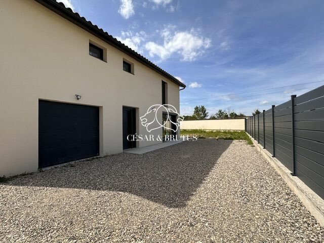 Villa in Decines-Charpieu, Auvergne-Rhône-Alpes, France 2 - 18514680