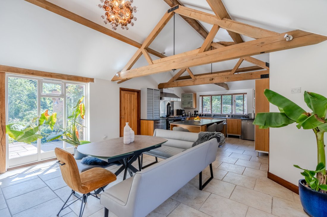 Bungalow in Oulton, England 4 - 18545827