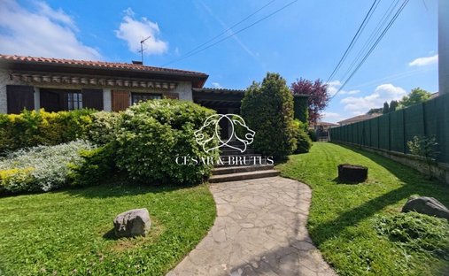 House in Centre-Bourg, Saint-Genis-Laval, France 1