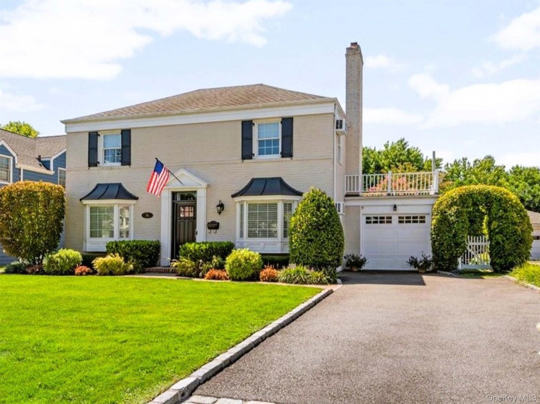 House in Garden City, New York, United States 1 - 18545344