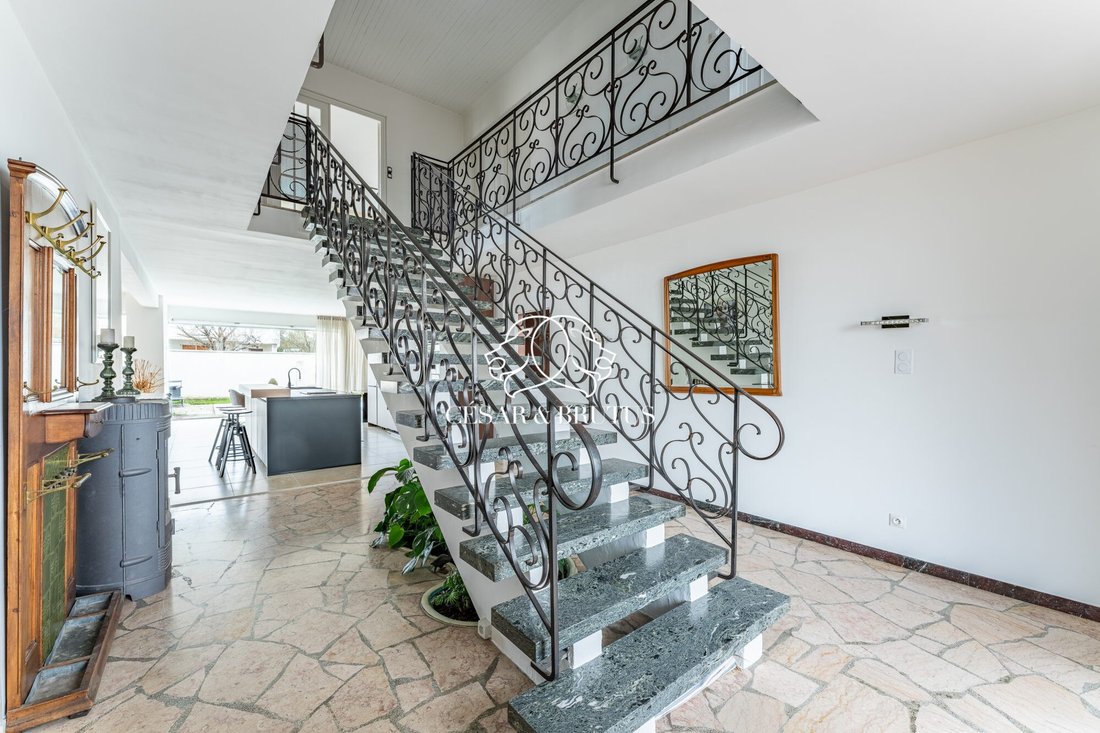 House in Saint-Laurent-de-Mure, Auvergne-Rhône-Alpes, France 1 - 18385063