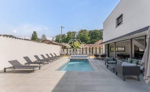 Villa in Meyzieu, Auvergne-Rhône-Alpes, France 1