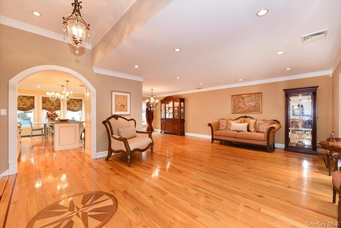 House in Woodbury, New York, United States 4 - 18545144