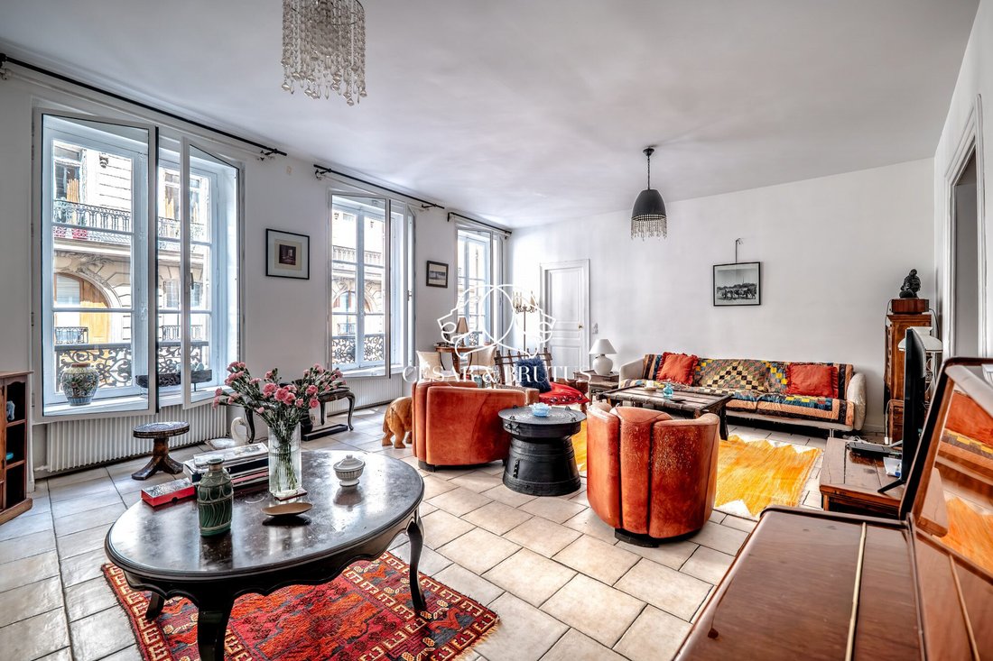 Apartment in Elysées-Madeleine, Paris 8e Arrondissement, Paris 5 - 17815799